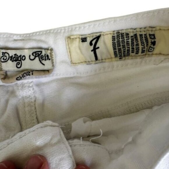 Indigo Rein Sz 7 High Rise Short Shorts White Raw Hem Cuffed Stretch Distressed - Picture 3 of 9